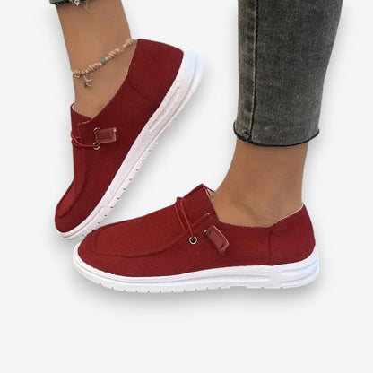 Alina – Round Toe Shoes with Ribbed Detail