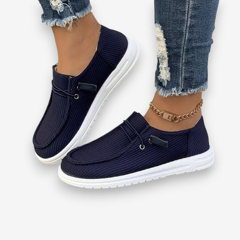 Alina – Round Toe Shoes with Ribbed Detail