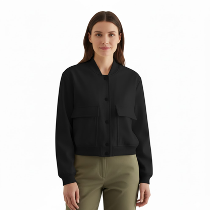 Mairead – Kurze Damen Bomberjacke Mit Knöpfen Und Pattentaschen