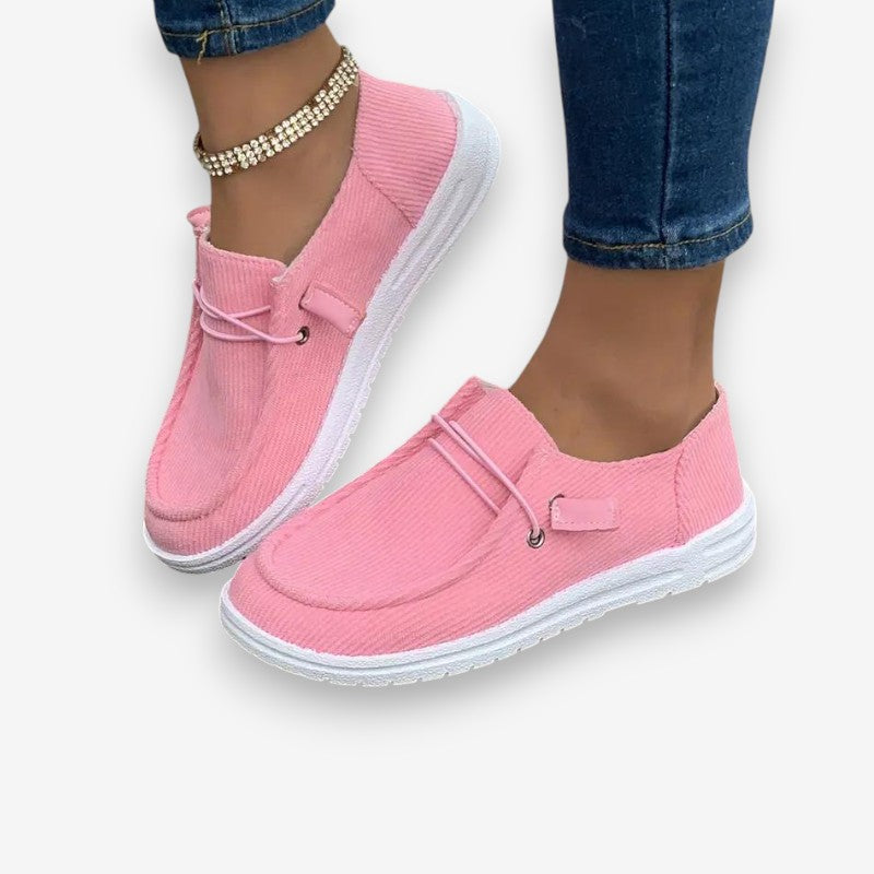 Alina – Round Toe Shoes with Ribbed Detail