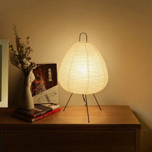 AuraGlow - Lampe de table minimaliste avec une lumière ambiante douce et une esthétique sereine pour n'importe quel espace
