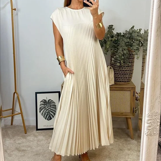 Ashna | Plissiertes ärmelloses Kleid in minimalistischer Eleganz