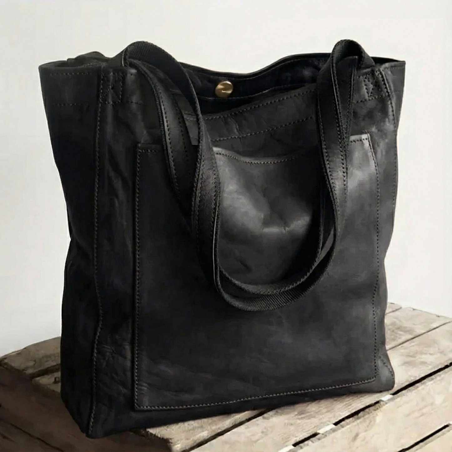 Lorena | Modern and Elegant Leather Bag