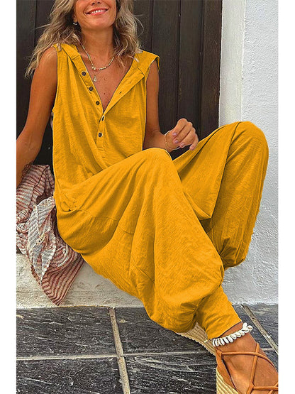 Mette - Halvknapet jumpsuit med hætte og uden ærmer