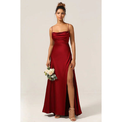 Avani – Elegante maxi-jurk met zijsplit en verstelbare bandjes