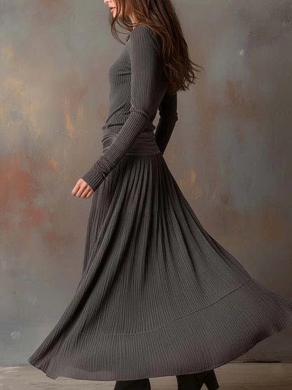 Gray striped retro and stretchy bodycon dress for an elegant silhouette