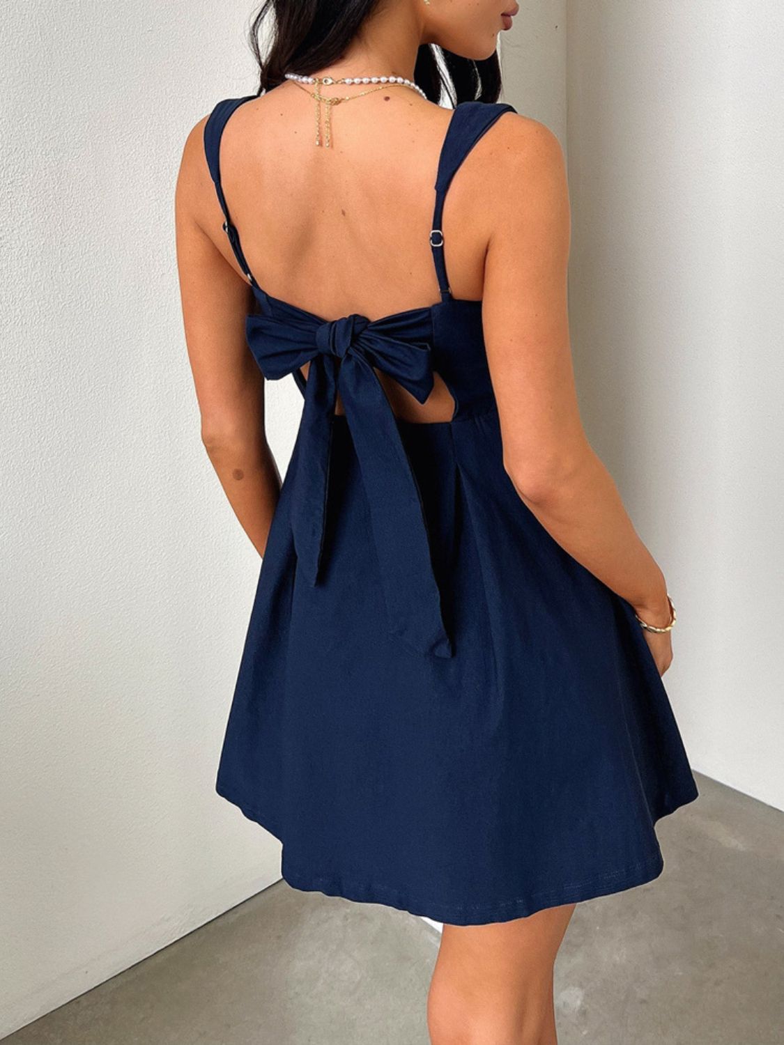 Emma - Robe de soirée mini élégante - Décolleté carré - Nœud