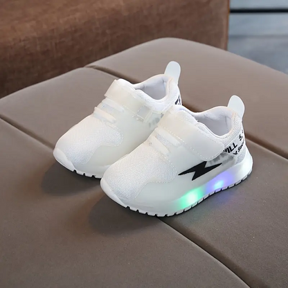 Kényelmes Kisgyermek Sportcipő LED Világítással - GlowSteps