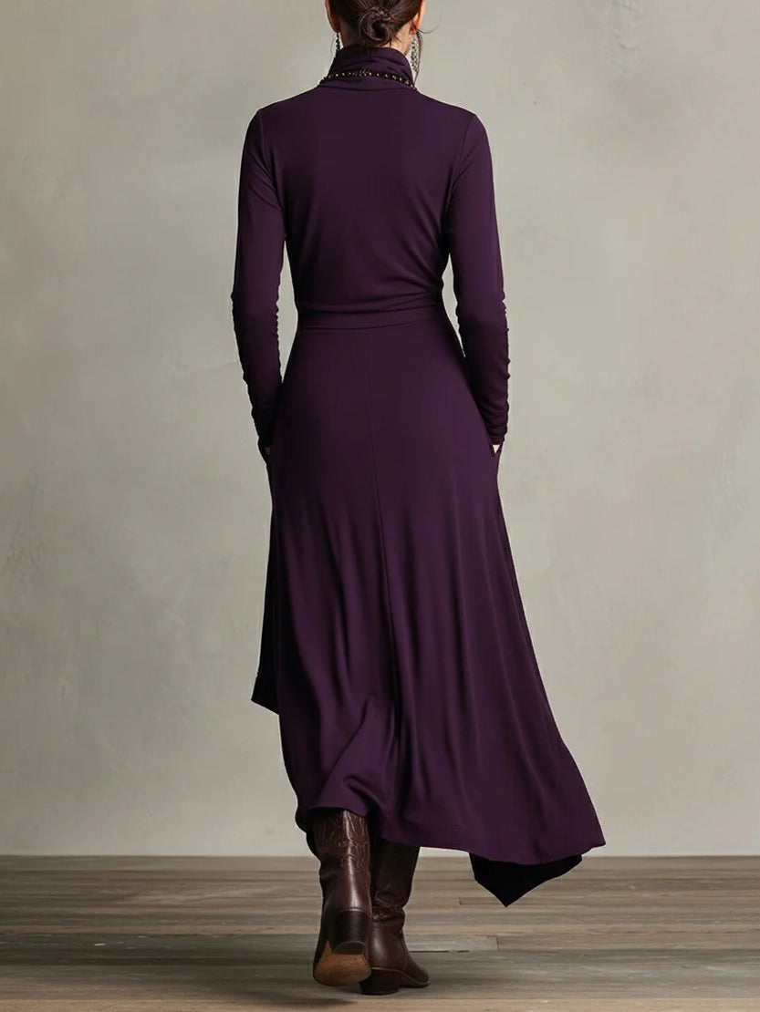 Abito Maxi Viola a Collo Alto con Pieghe Asimmetriche