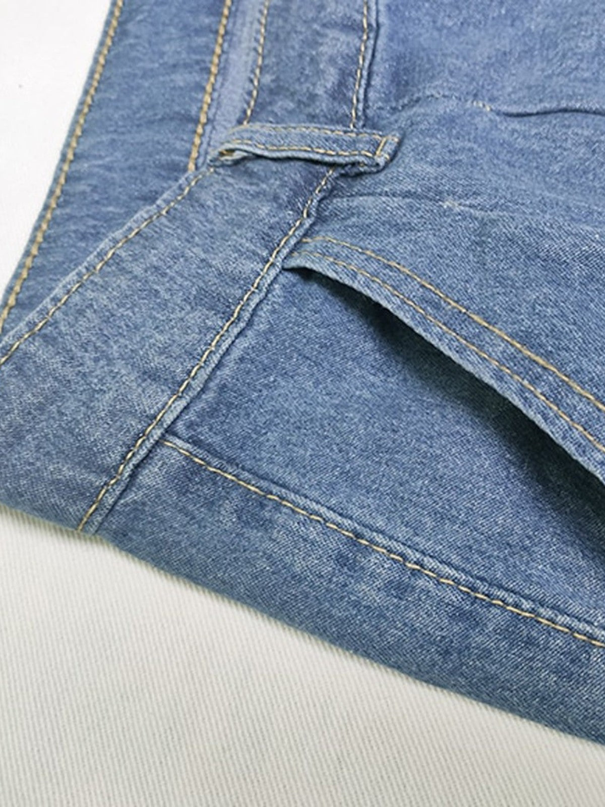 Hochbund-Jeans mit weitem Bein aus Denim