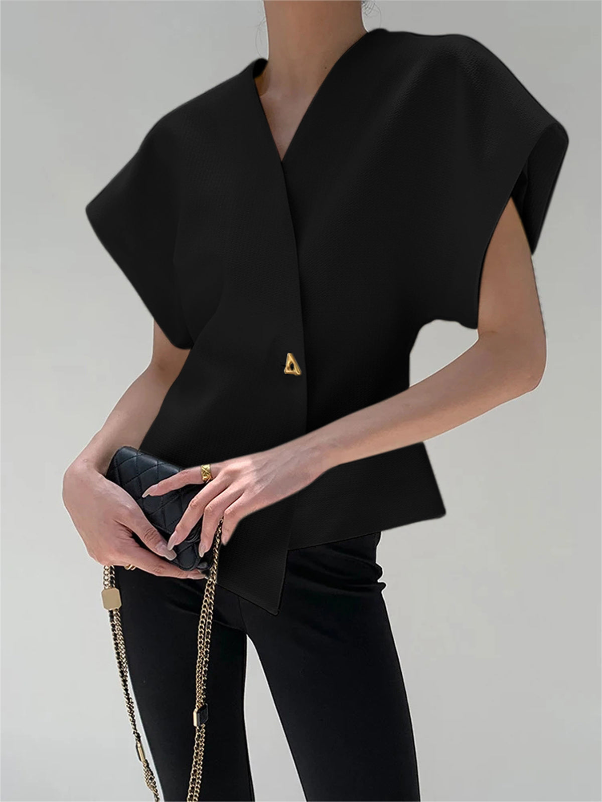 Seravelle | Damska Elegancka Bluzka Strukturalna V-Neck z Guzikiem