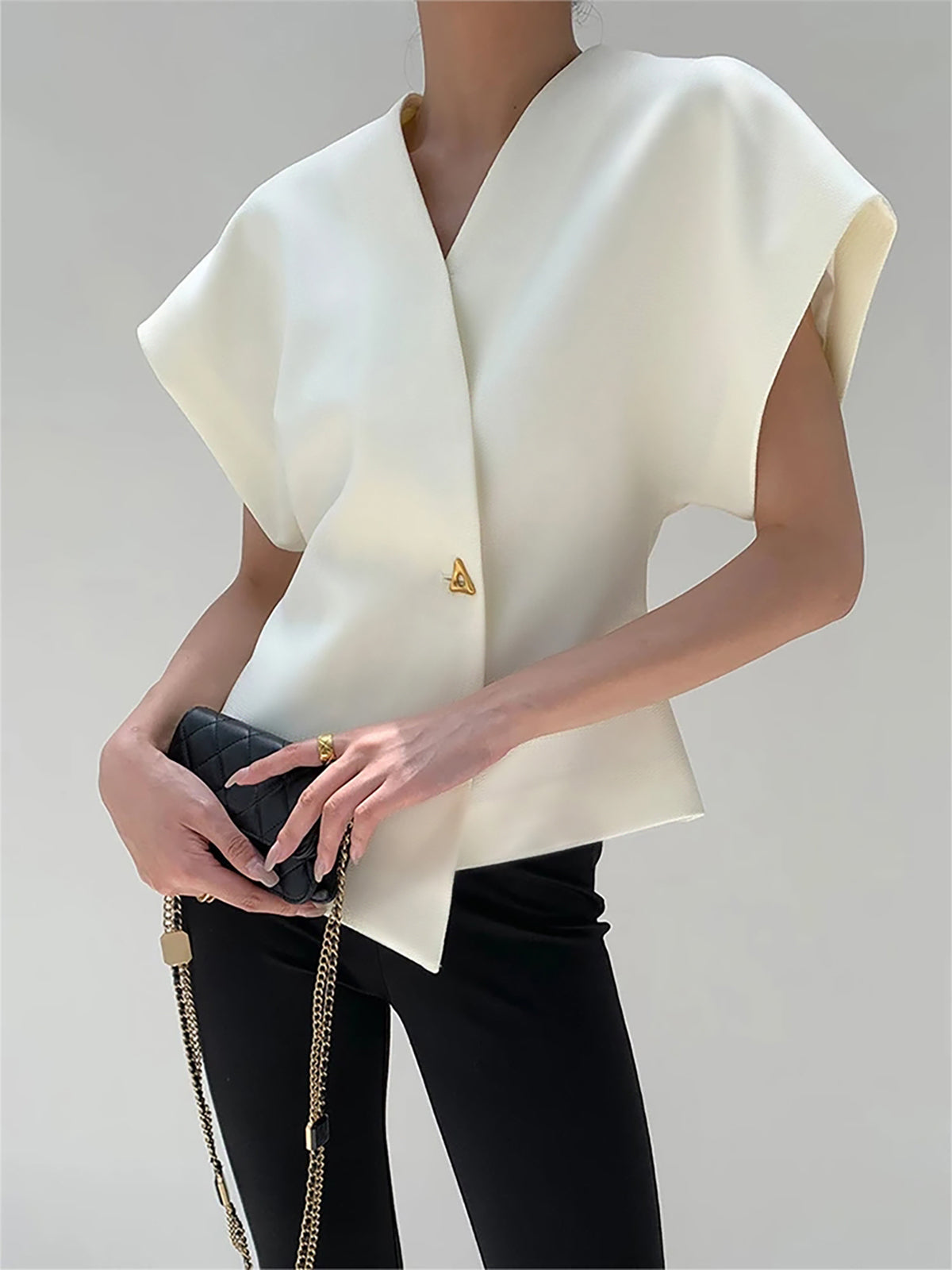 Seravelle | Damska Elegancka Bluzka Strukturalna V-Neck z Guzikiem