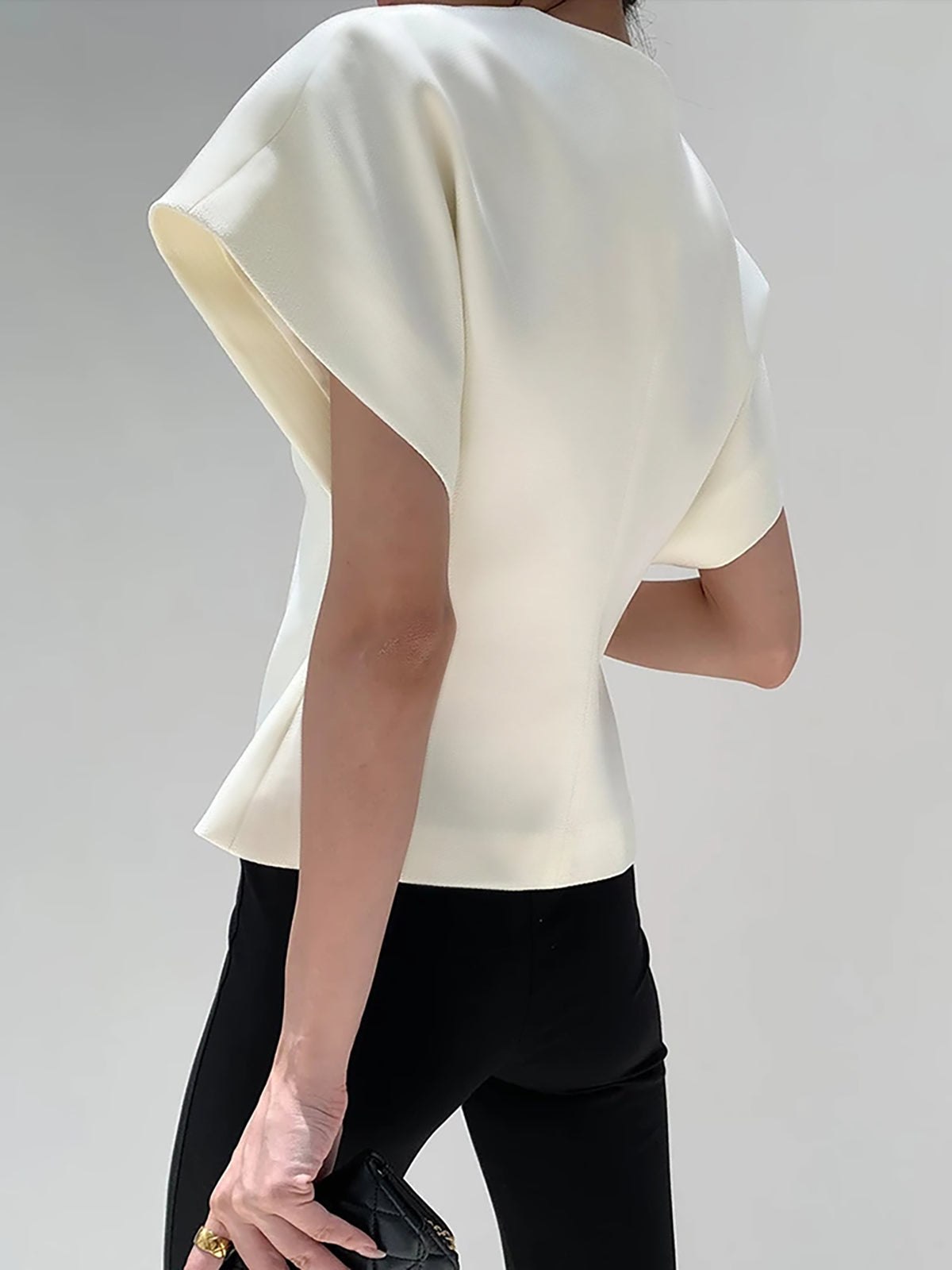 Seravelle | Damska Elegancka Bluzka Strukturalna V-Neck z Guzikiem