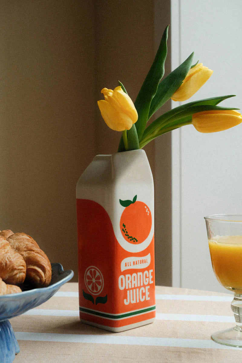 Vitra Suko | Glasvase im Stil einer Orangensaftflasche