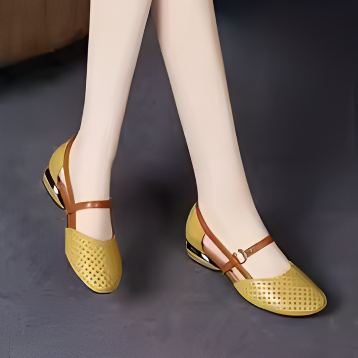 Roxanny | Perforierte Mary-Jane-Schuhe mit niedrigem Absatz