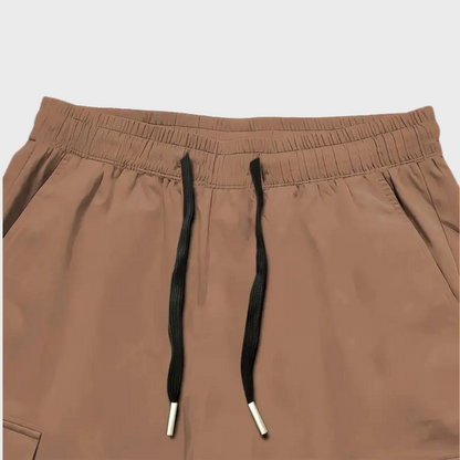 Locker sitzende Cargo-Hose für Herren mit atmungsaktivem Design und praktischen Taschen