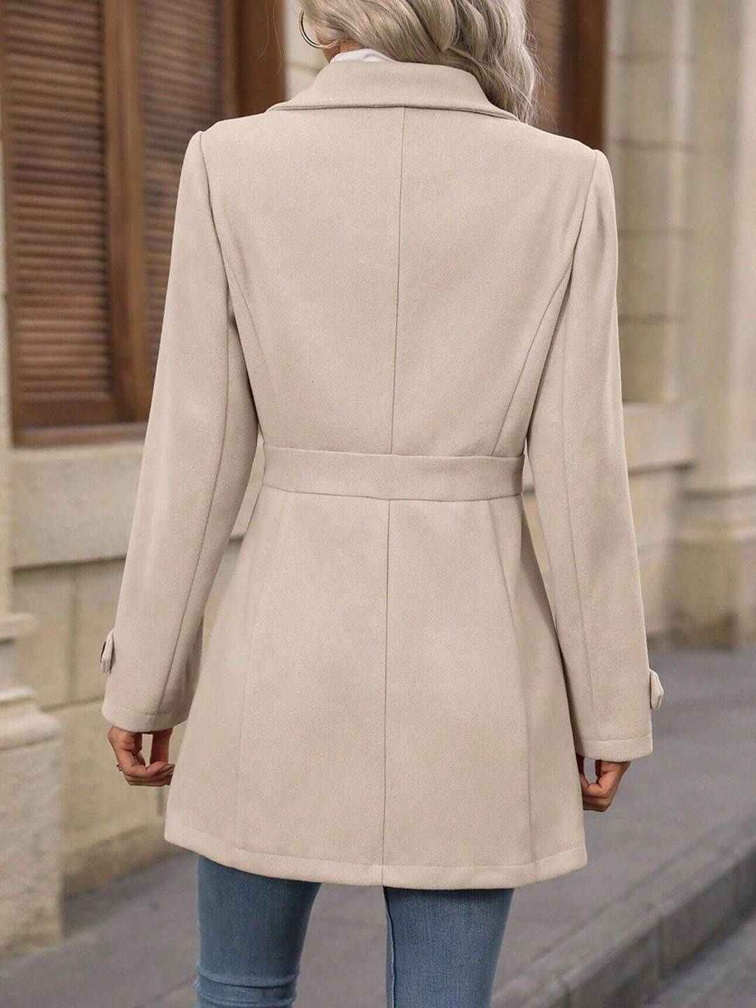 Elarisse – Eleganter, mittellanger Wintermantel mit Gürtel und Reverskragen