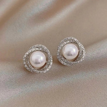 Spīdīgas Spirāles Auskari ar Elegantiem Pērļiem