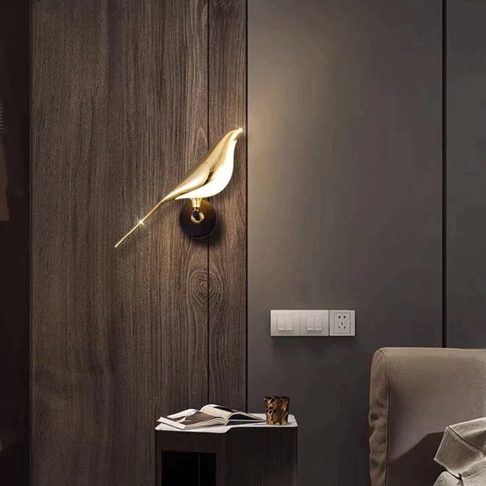Malo | Moderne Vogel Wandlamp – Luxe Goudkleurig Design met Energiezuinige LED