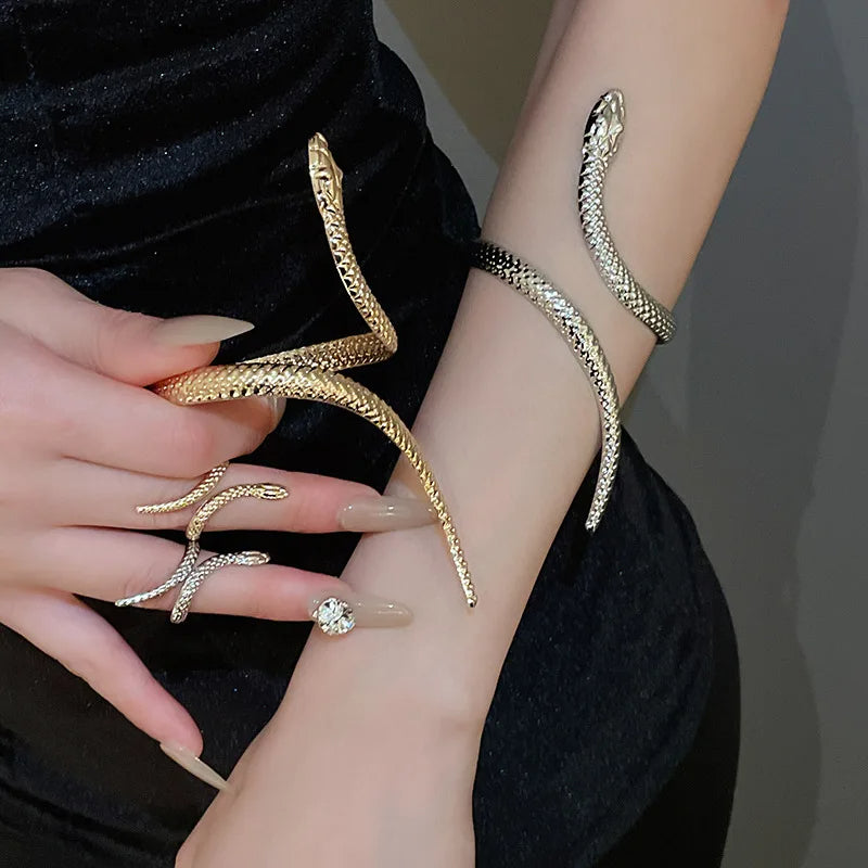 Dame smykkesæt | Halskæde og armbånd med elegant design