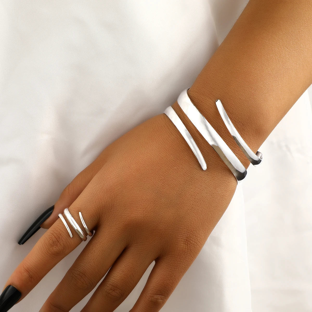 Dame smykkesæt | Halskæde og armbånd med minimalistisk design