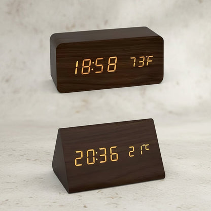 Træ Digital Vækkeur med Justerbar LED Skærm – Stilfuldt Design