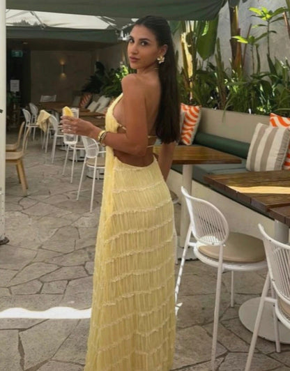 Vestido con espalda descubierta