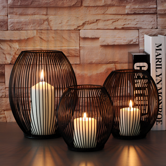 Minimalistisk svart metalllykta – Dekorativ ljusuppställning
