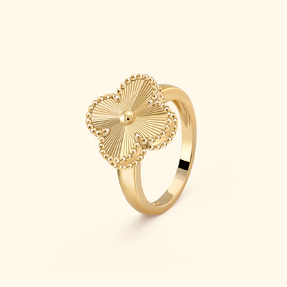 Elegant Clover-Shaped Ring - Waterproof & Hypoallergenic Design
