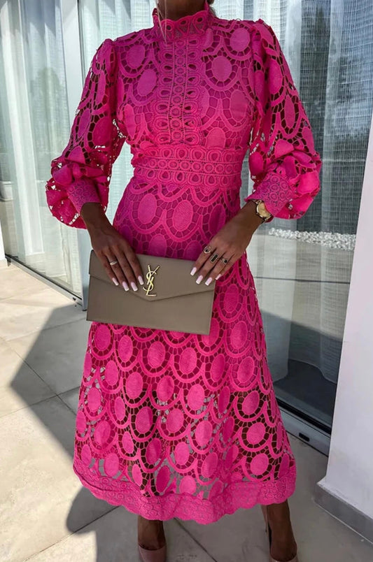 ELORA - Hochgeschlossenes Spitzen-Midi-Kleid