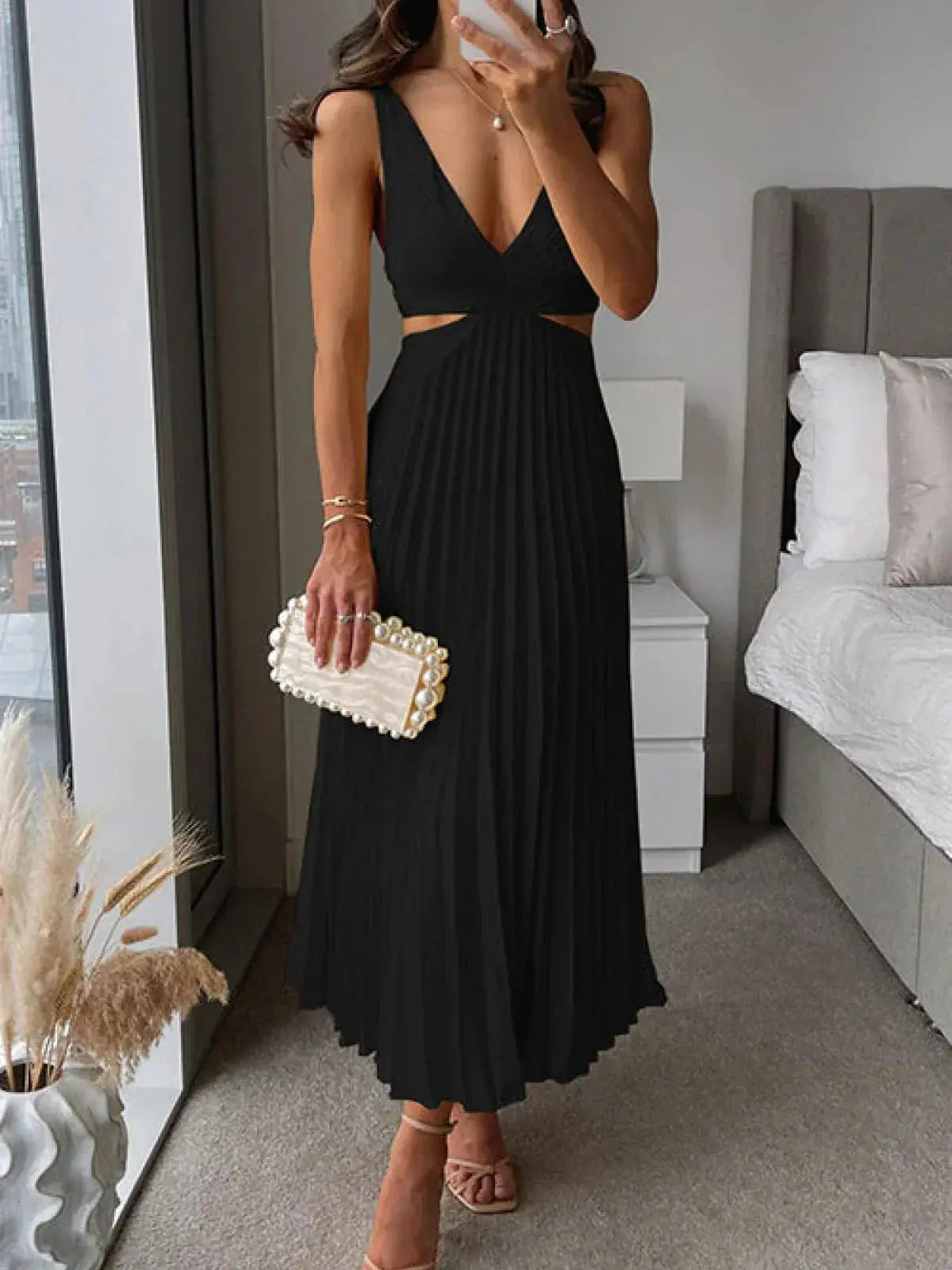 Elegantes Midikleid mit Cut-out-Details & Faltenrock für Stilvolle Anlässe 1