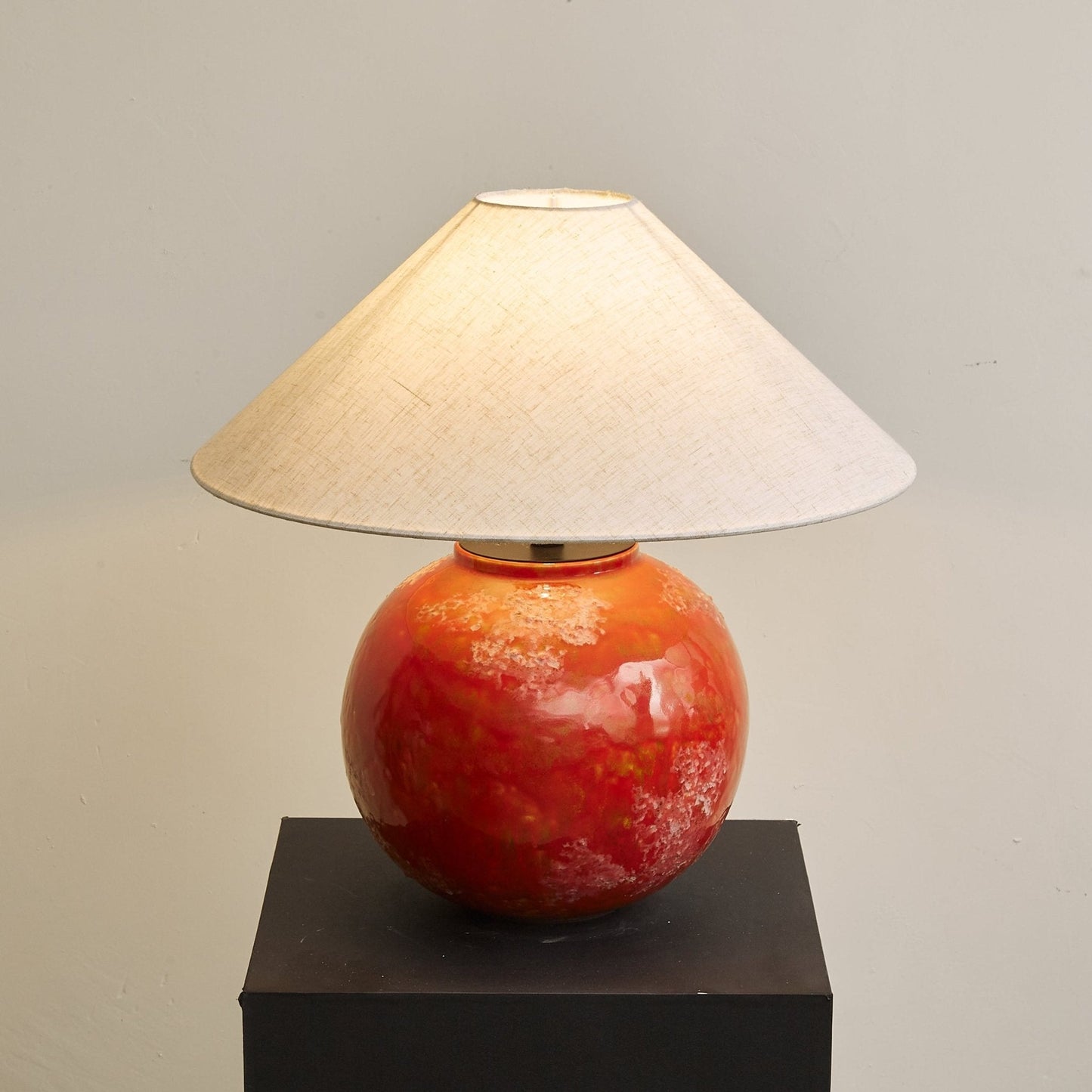 Embrale – Tafellamp met Warme Lichtsluier en Organisch Design