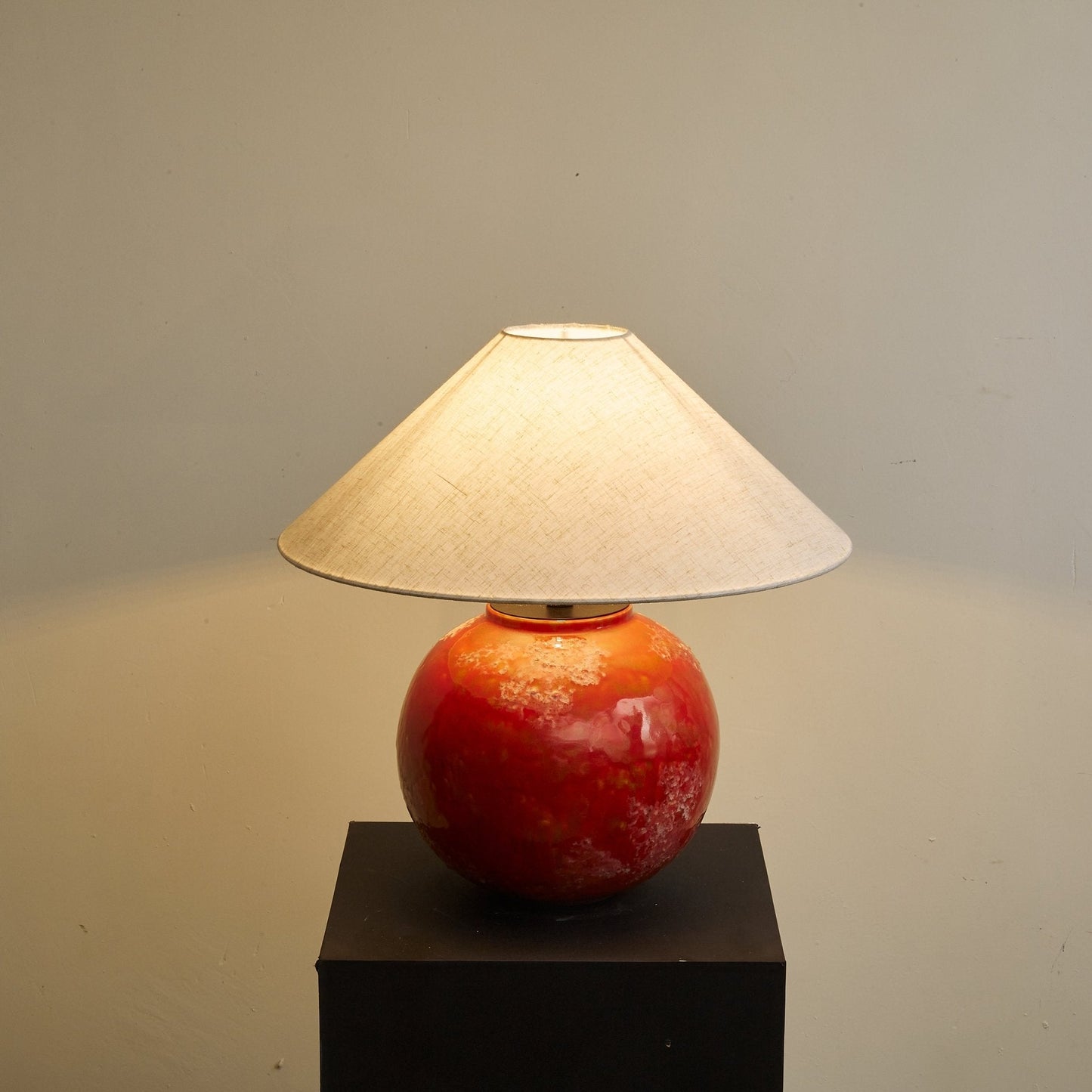 Embrale – Tafellamp met Warme Lichtsluier en Organisch Design