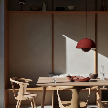 Elegante Deckenlampe - Natürliche Beleuchtung für einen raffinierten Innenraum