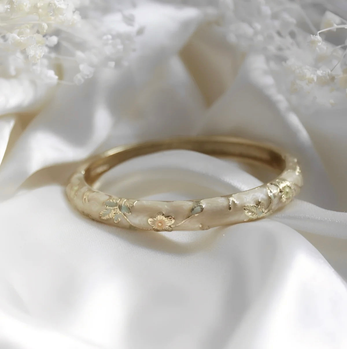 Bridgerton Vintage Bangle – Tijdloos en chique