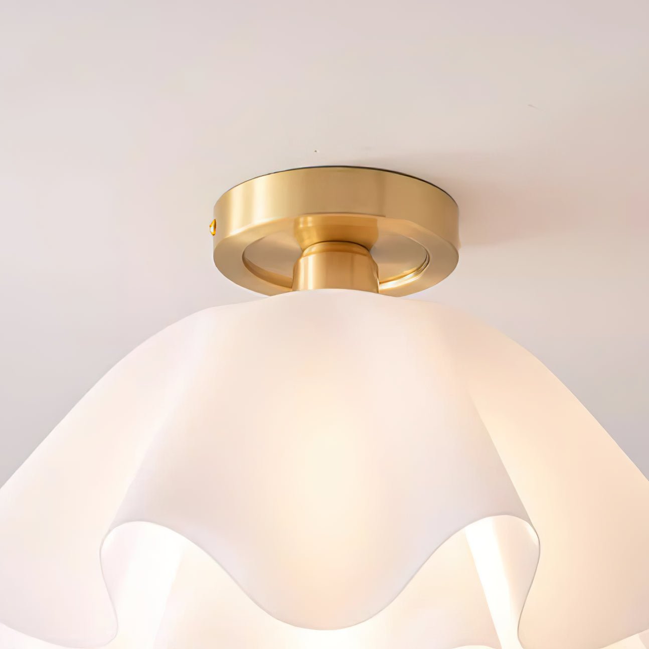 Nuvola | Exclusieve Design Plafondlamp – Gelaagd Kelkvormig Glas met Koperen Armatuur