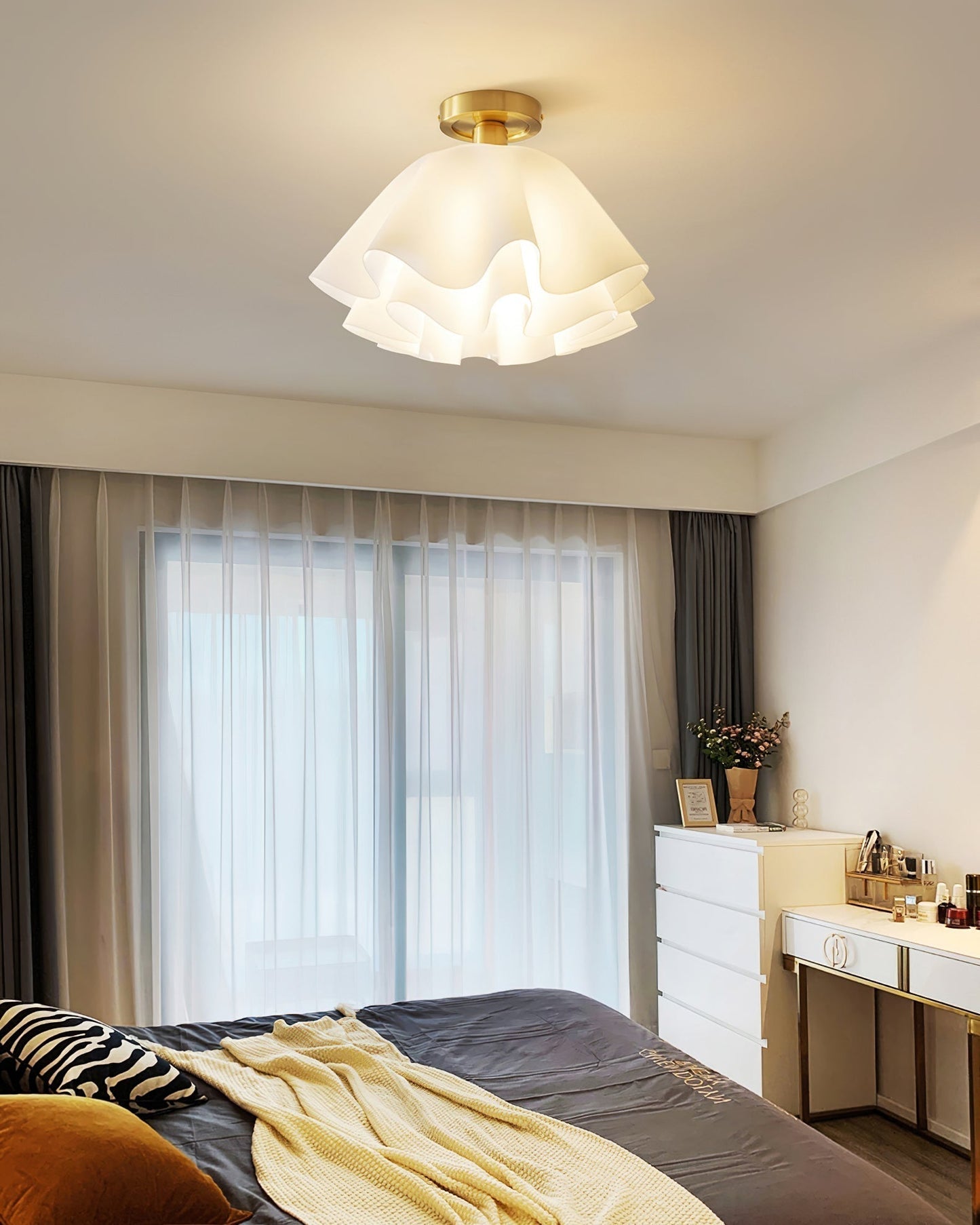 Nuvola | Exclusieve Design Plafondlamp – Gelaagd Kelkvormig Glas met Koperen Armatuur