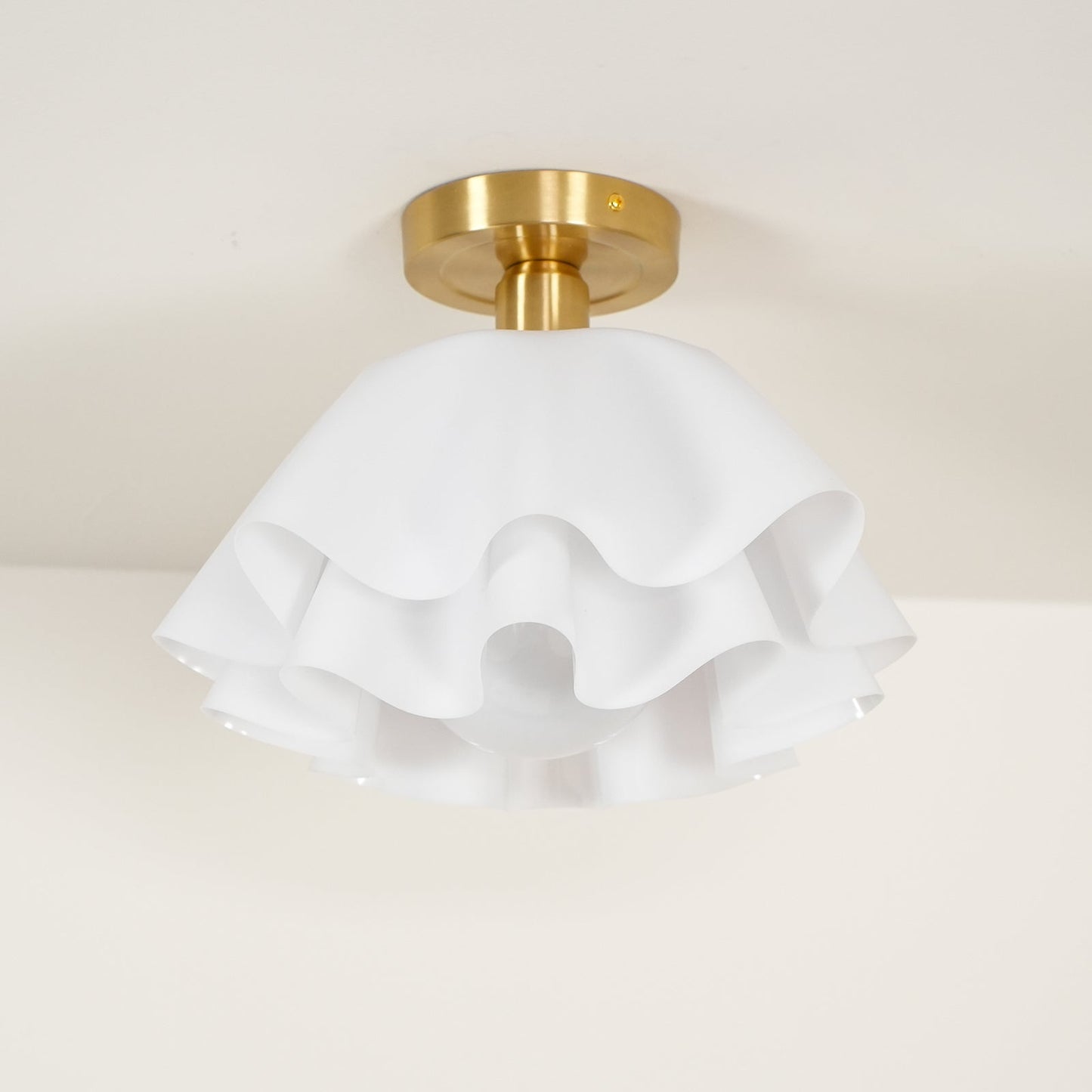 Nuvola | Exclusieve Design Plafondlamp – Gelaagd Kelkvormig Glas met Koperen Armatuur
