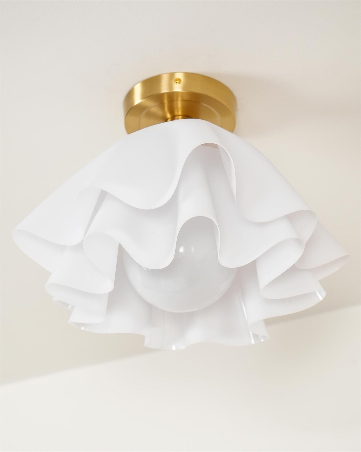 Nuvola | Exclusieve Design Plafondlamp – Gelaagd Kelkvormig Glas met Koperen Armatuur