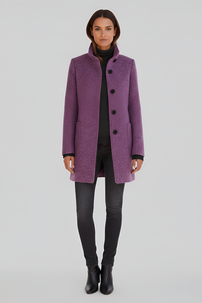 Cappotto femminile elegante dal design essenziale