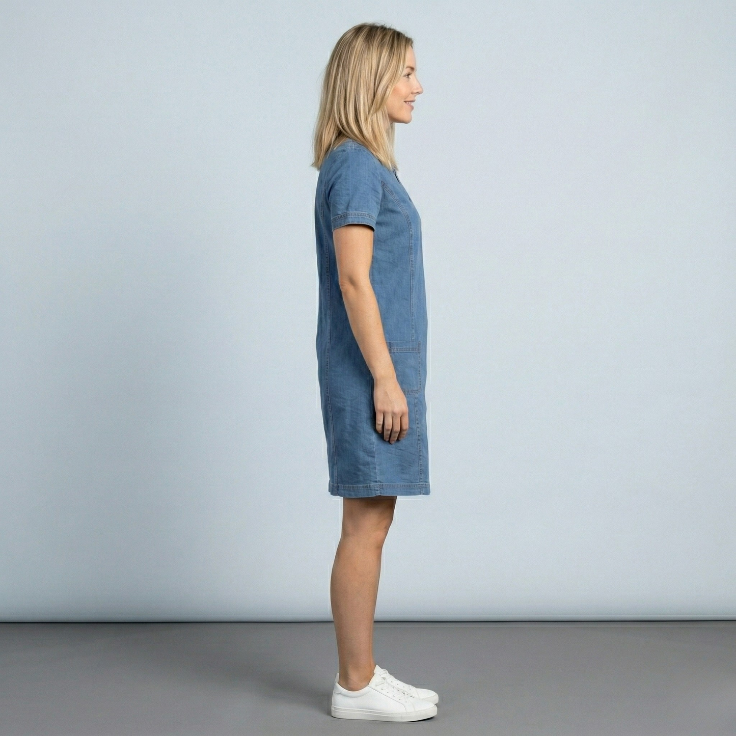Vestito Donna in Denim Maniche Corte con Tasche e Scollo a V