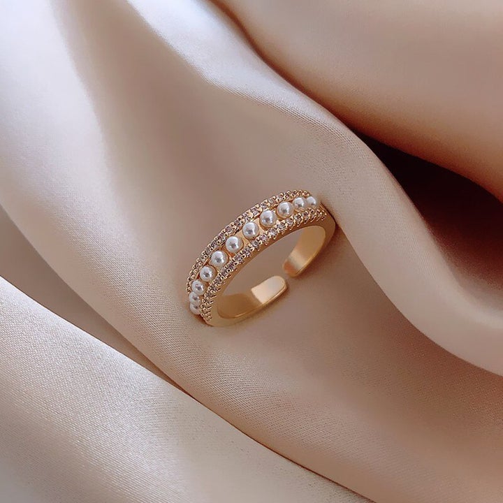 Divifa Pearls Ring in Gold-Plated stainless steel