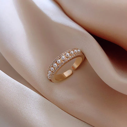 Divifa Pearls Ring in Gold-Plated stainless steel