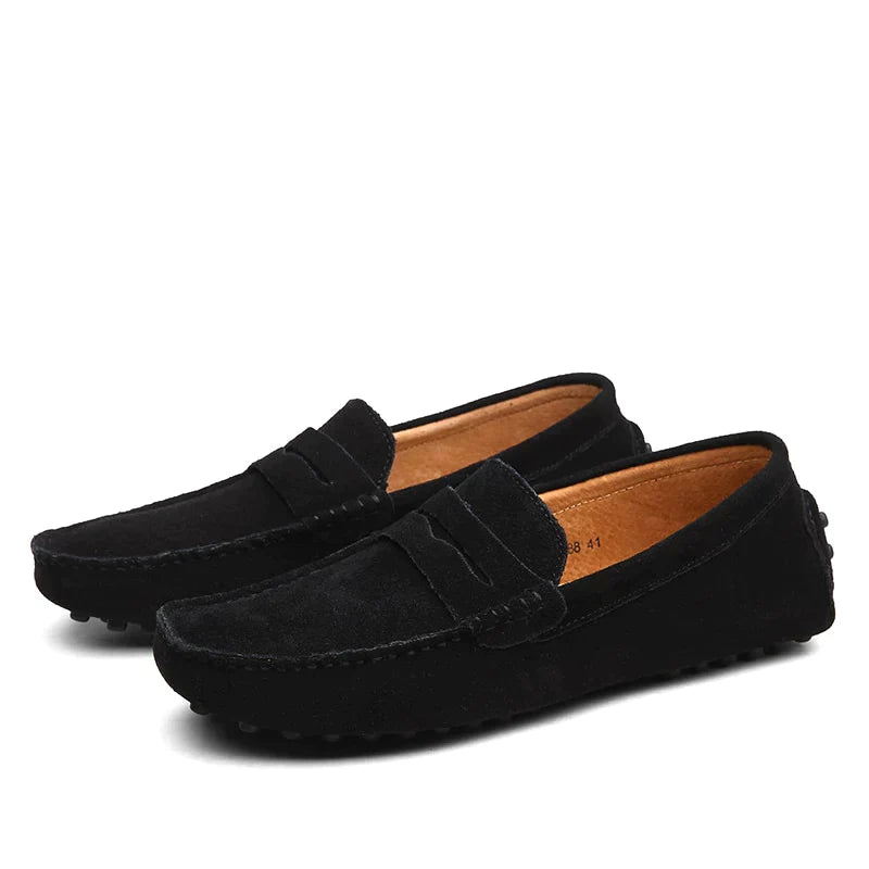 Mocassins en daim noir pour homme, élégants et confortables, semelle antidérapante, style décontracté, parfaits pour toutes occasions.