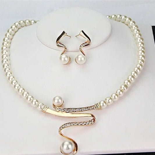 Conjunto de Colar e Brincos de Pérolas Naturais