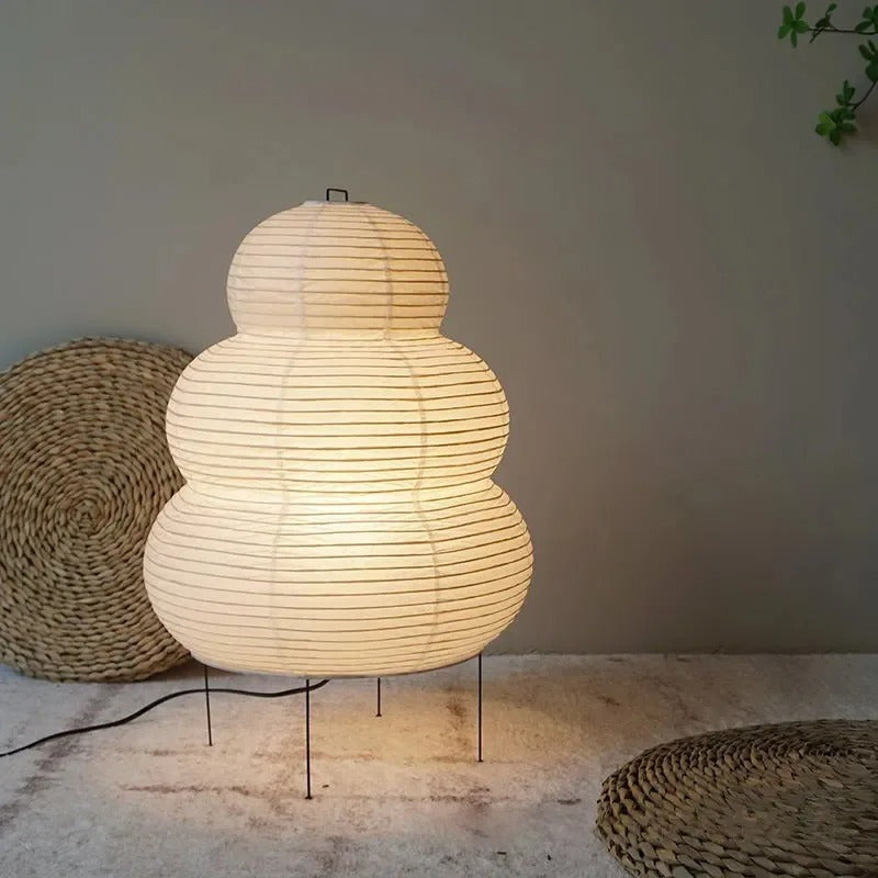 Hikari Washi Stehleuchte - Japanische Reispapier-Stehleuchte mit kugelförmigem Design und weichem, warmem Licht