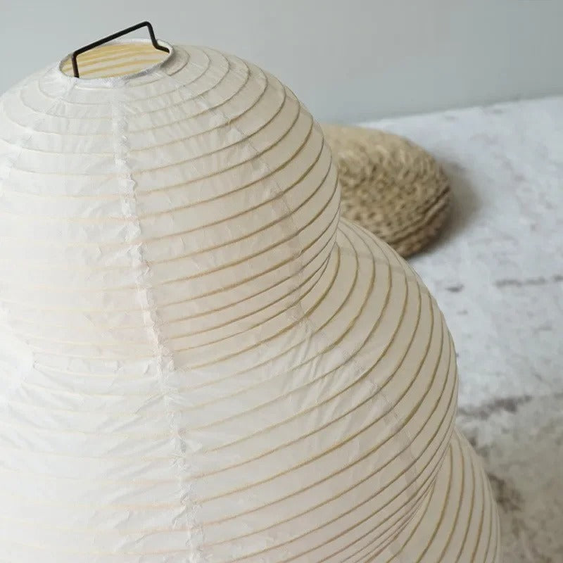 Hikari Washi Stehleuchte - Japanische Reispapier-Stehleuchte mit kugelförmigem Design und weichem, warmem Licht