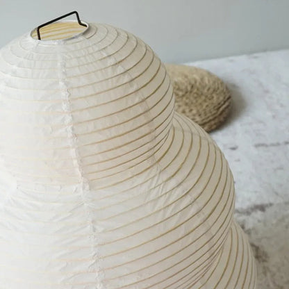 Hikari Washi Stehleuchte - Japanische Reispapier-Stehleuchte mit kugelförmigem Design und weichem, warmem Licht
