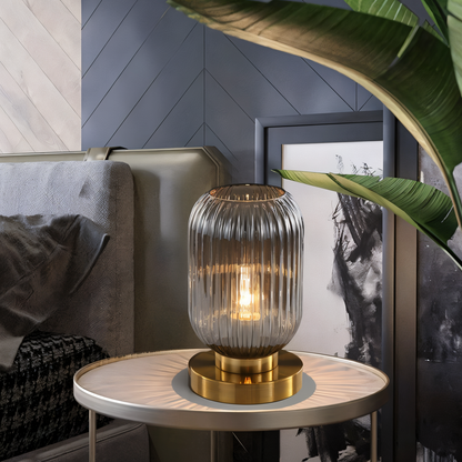 Oriantha | Skandinavischere Tischleuchte mit geriffeltem Glas