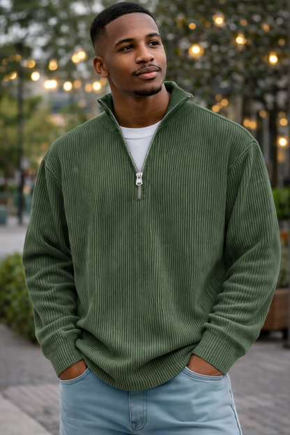 Herrenpullover mit modernem Schnitt